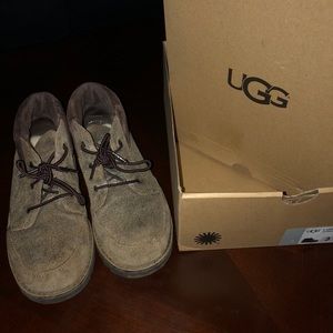 UGG boys size 3 Orin Bomber boots EUC